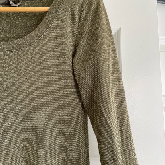 Michael Stars 3/4 sleeve olive shimmer T-shirt. Gently worn. One size - Picture 6 of 6